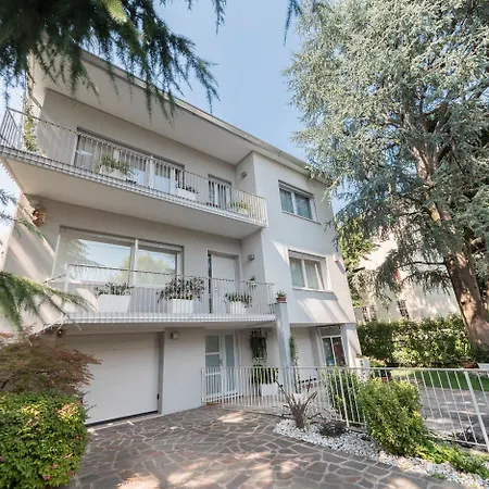 فندق مبيت وإفطار Due Giardini 3*