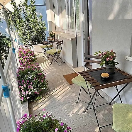לינה וארוחת בוקר Due Giardini